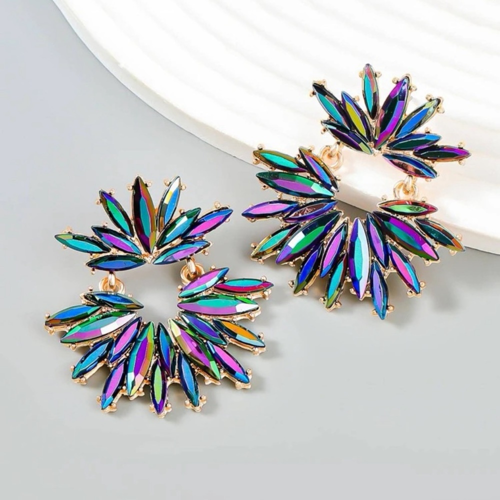 Glamorous Rhinestone Flower Shaped Drop Earrings